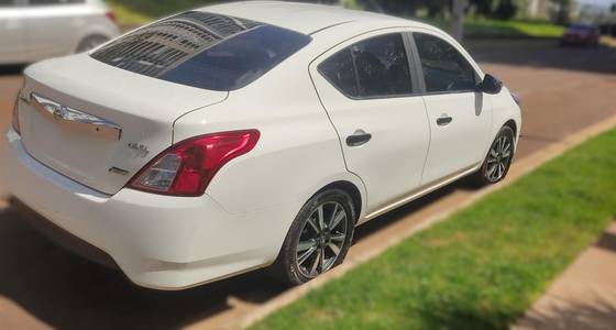 NISSAN VERSA 1.6 16V FLEXSTART SL 4P XTRONIC NISSAN VERSA 1.6 16V FLEXSTART SL 4P XTRONIC